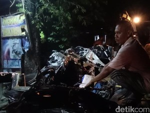 Pengakuan Sopir Truk Hantam 4 Mobil-4 Tewas di Perlintasan KA Probolinggo