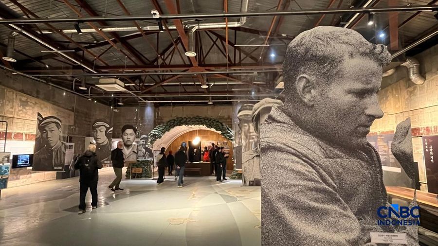 Sejumlah turis mengunjungi Wisata DMZ di Paju, perbatasan Korea. (CNBC Indonesia/Hadijah Alaydrus)