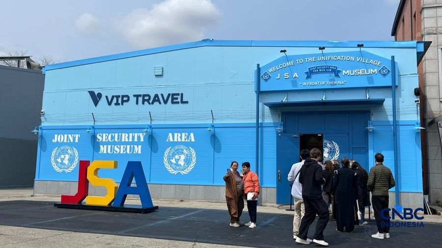 Sejumlah turis mengunjungi Wisata DMZ di Paju, perbatasan Korea. (CNBC Indonesia/Hadijah Alaydrus)