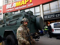 Potret Warga Dibrondong Tembakan Brutal di Supermarket