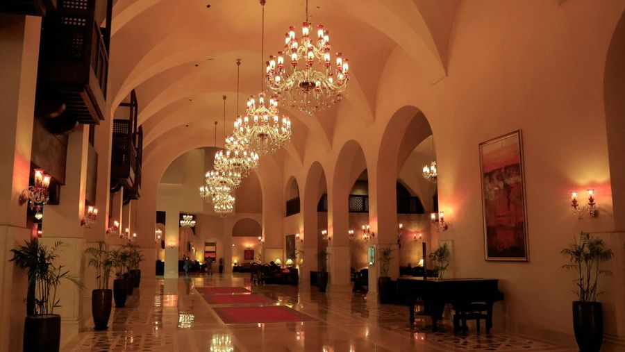 Hotel Serena di Islamabad menjadi lokasi perundingan damai Iran dan AS. Hotel mewah ini jadi saksi buntunya perundingan kedua negara, Senin (20/4/2026).