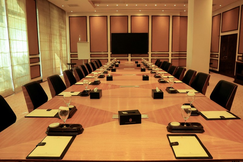 Hotel Serena di Islamabad menjadi lokasi perundingan damai Iran dan AS. Hotel mewah ini jadi saksi buntunya perundingan kedua negara, Senin (20/4/2026). (REUTERS/Akhtar Soomro)