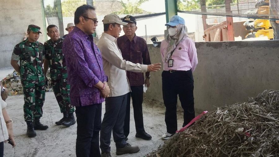 Puji Bali, MenLH Hanif Perintahkan Penghentian Penuh TPA Open Dumping