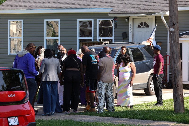 Kepolisian Louisiana menembak mati pelaku penembakan yang menewaskan delapan anak-anak di Amerika Serikat, Minggu (19/4/2026). (REUTERS/Kevin Bartram)