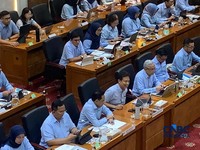 Menteri Kesehatan Budi Gunadi Sadikin menghadiri rapat kerja dengan Komisi IX DPR di Gedung DPR, Senayan, Jakarta Pusat, Senin (20/4/2026). (CNCB Indonesia/Fergi Nadira)