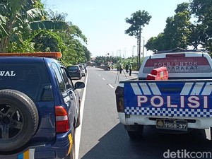 Polisi Olah TKP Laka Maut Probolinggo, Sopir Trailer Bisa Jadi Tersangka