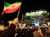 Potret Warga Iran Penuhi Jalanan Teheran Tolak Negosiasi dengan AS