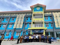 Wakil Presiden Gibran Rakabuming meninjau pembangunan rusun ASN di Nabire, Papua Tengah. (CNBC Indonesia/ Halimatus Sa'diyah)