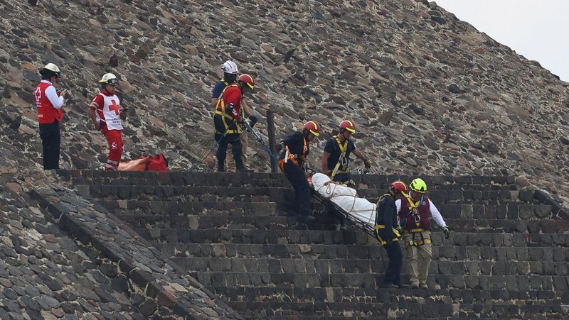 Aksi penembakan terjadi di situs arkeologi Teotihuacan di Meksiko. Satu orang wanita yang merupakan warga Kanada tewas dan empat orang lainnya terluka, Selasa (21/4/2026). (REUTERS/Luis Cortes)