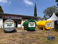 Area pencampuran bahan bakar B50, di Wisma Balitsa, Lembang, Jawa Barat. Selasa (21/4/2026). (CNBC Indonesia/Firda Dwi Muliawati)