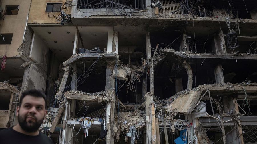 Drone Israel menghantam kota di selatan Lebanon. Peristiwa itu terjadi di tengah gencatan senjata 10 hari yang telah disepakati kedua negara, Senin (20/4/2026). (REUTERS/Marko Djurica)