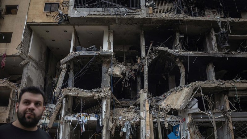 Drone Israel menghantam kota di selatan Lebanon. Peristiwa itu terjadi di tengah gencatan senjata 10 hari yang telah disepakati kedua negara, Senin (20/4/2026). (REUTERS/Marko Djurica)