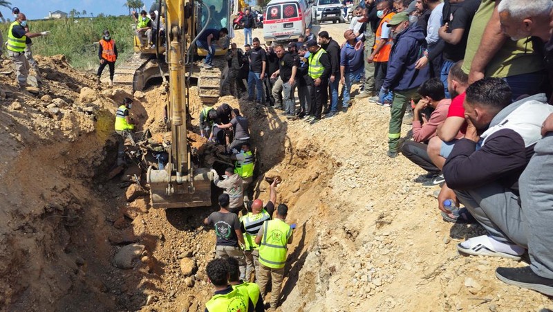 Drone Israel menghantam kota di selatan Lebanon. Peristiwa itu terjadi di tengah gencatan senjata 10 hari yang telah disepakati kedua negara, Senin (20/4/2026). (REUTERS/Marko Djurica)