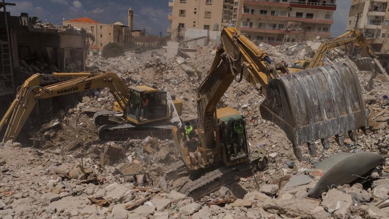 Drone Israel menghantam kota di selatan Lebanon. Peristiwa itu terjadi di tengah gencatan senjata 10 hari yang telah disepakati kedua negara, Senin (20/4/2026). (REUTERS/Marko Djurica)