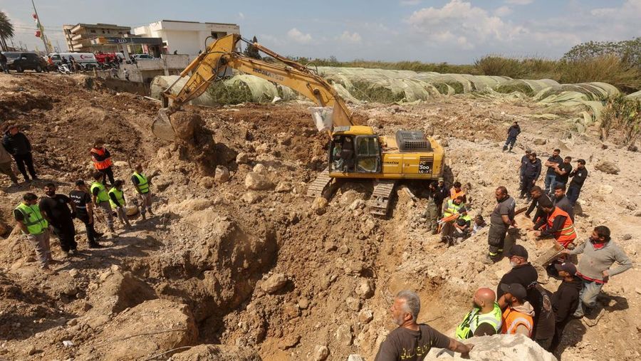 Drone Israel menghantam kota di selatan Lebanon. Peristiwa itu terjadi di tengah gencatan senjata 10 hari yang telah disepakati kedua negara, Senin (20/4/2026). (REUTERS/Marko Djurica)