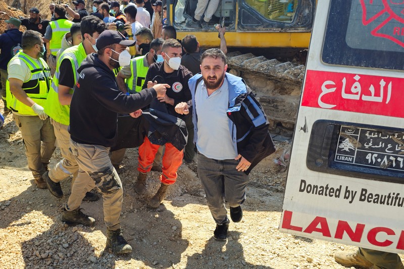 Drone Israel menghantam kota di selatan Lebanon. Peristiwa itu terjadi di tengah gencatan senjata 10 hari yang telah disepakati kedua negara, Senin (20/4/2026). (REUTERS/Marko Djurica)