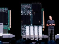 John Ternus, Wakil Presiden Teknik Perangkat Keras Apple, berbicara tentang Mac Pro baru selama Konferensi Pengembang Sedunia tahunan Apple di San Jose, California, AS. (REUTERS/Mason Trinca)