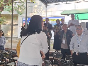Mendiktisaintek Tinjau UTBK 2026 di UNJ, Semangati Peserta dan Sapa Ortu