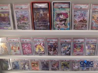 Penjualan kartu Pokemon (CNBC Indonesia/Faisal Rahman)