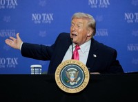 Profil Trump saat berpidato. (REUTERS/Evan Vucci)