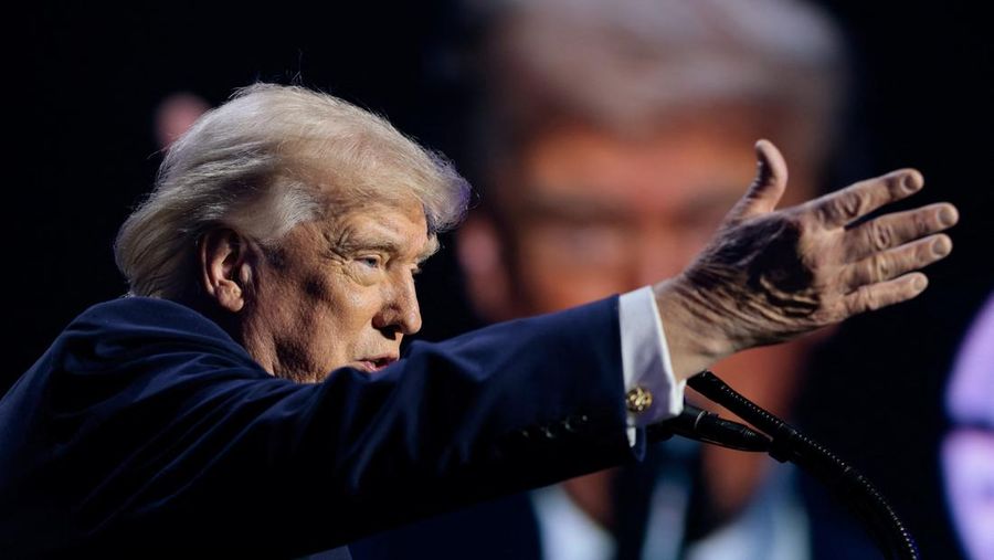 Profil Trump saat berpidato. (REUTERS/Evan Vucci)