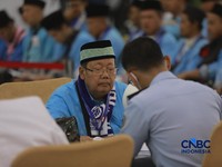 Sebanyak 393 jemaah haji kloter pertama embarkasi Jakarta mulai tiba di Asrama Haji Pondok Gede hari ini., Jakarta Timur, sejak Selasa (21/4/2026) pagi. (CNBC Indonesia/Muhammad Sabki)