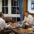 Sekretaris Kabinet (Seskab) Teddy Indra Wijaya menerima Menteri Ferry Juliantono di Jakarta, Senin (20/4/2026). (Tangkapan layar IG)