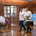 Sekretaris Kabinet (Seskab) Teddy Indra Wijaya menerima Menteri Ferry Juliantono di Jakarta, Senin (20/4/2026). (Tangkapan layar IG)