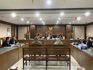 Terdakwa Korupsi LNG Bacakan Pledoi, Bantah Curi Uang Negara Sepeserpun