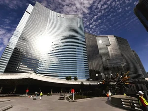 Salah Arsitektur, Hotel Sinar Maut Bikin Tamu Terbakar saat Renang