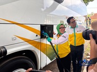 Uji pengisian bahan bakar B50 ke bus, di Wisma Balitsa, Lembang, Jawa Barat. Selasa (21/4/2026). (CNBC Indonesia/Firda Dwi Muliawati)