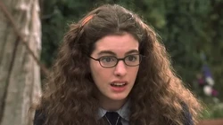 Transformasi Gaya Anne Hathaway, dari Putri Culun Kini Wanita Tercantik Dunia