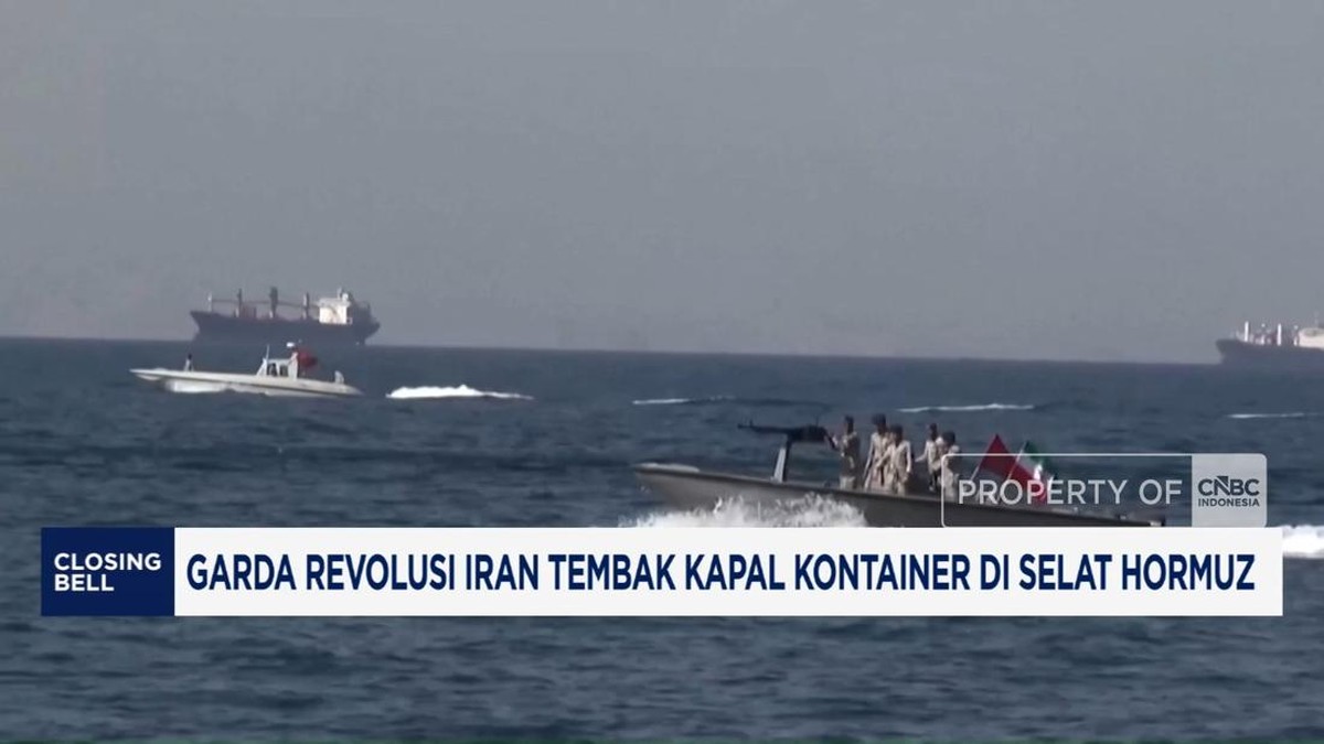 Video: Garda Revolusi Iran Tembak Kapal Kontainer di Selat Hormuz