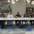 Dari kanan ke kiri: Corporate Secretary BNI Okky Rushartomo, Direktur Network and Retail Funding BNI Rian Eriana Kaslan Rian, Direktur Human Capital and Compliance BNI Mudani Herlambang, CU Paroki Aek Nabara Natalia Situmorang, dan  CU Paroki Aek Na