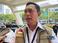 Direktur Utama Perum Bulog, Ahmad Rizal Ramdhani saat ditemui di kantor Kemenko Pangan, Jakarta, Rabu (22/4/2026). (CNBC Indonesia/Martyasari Rizky)