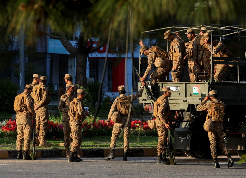 Keamanan di ibu kota Pakistan, Islamabad, meningkat menjelang perundingan damai antara Amerika Serikat (AS) dan Iran dalam beberapa hari mendatang. Pakistan memberlakukan sejumlah pembatasan jelang pertemuan delegasi AS dan Iran. (REUTERS/Akhtar Soomro)