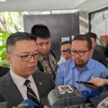 Menteri Luar Negeri Sugiono memberikan keterangan kepada wartawan di Kantor Staf Kepresidenan, Jakarta Pusat, Rabu (22/4/2026). (CNBC Indonesia/Emir Yanwardhana)