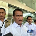 Mentan Amran menjelaskan rencana ekspor pupuk RI ke Brasil dan negara lainnya, Jakarta, Rabu (22/4/2026). (CNBC Indonesia/Martyasari Rizky)