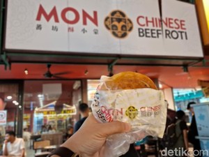 Antre 20 Menit Demi Roti Daging Viral di Malaysia, Worth It Nggak Ya?