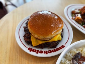 Munch Club: Gurihnya Chicken Nashville hingga Smashed Burger Cheesy di Jaksel