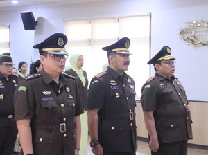 Jelang Diganti, Kajati Bali Chatarina Lantik Kajari Buleleng dan Tabanan
