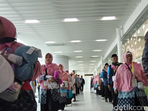 Melihat Penerbangan Perdana Jemaah Haji 2026 dari Bandara Kertajati