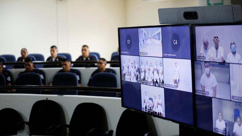 Pengadilan El Salvador mengadili hampir 500 anggota gangster sadis dan brutal Mara Salvatrucha (MS-13) pada Selasa (21/4/2026) atas tuduhan ribuan kasus pembunuhan. (REUTERS/Jose Cabezas)