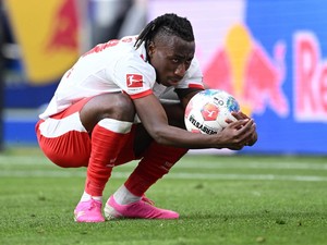 Diomande Lebih Pilih PSG, Liverpool Gigit Jari?