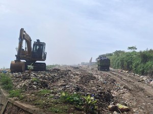 Pasokan BBM Terpenuhi, Pembuangan Sampah di TPA Mandung Kembali Lancar