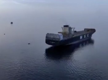 Angkatan Laut IRGC beroperasi di Selat Hormuz, Rabu (22/4/2026). IRGC telah menyita dua kapal dan memindahkannya ke pantai Iran, Mereka menyatakan mengganggu ketertiban dan keamanan di Selat Hormuz dianggap sebagai garis merah bagi Iran. (via REUTERS