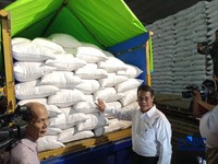 Inspeksi Mendadak Menteri Pertanian dan Direktur Utama Perum Bulog dalam rangka pengecekan stok beras di JDP karawang 1 Logistic Park, Karawang, Jawa Barat, Kamis (23/4/2026). (CNBC Indonesia/Martya Rizky)