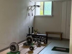 Nekat Bikin Gym di Lorong Apartemen, Orang Korea Terancam Denda Rp 35 Juta
