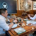 Sekretaris Kabinet Teddy Indra Wijaya menggelar pertemuan dengan mantan Kepala Kantor Komunikasi Presiden (Presidential Communication Office/PCO) Hasan Nasbi. (Instagram/hasan_nasbi)