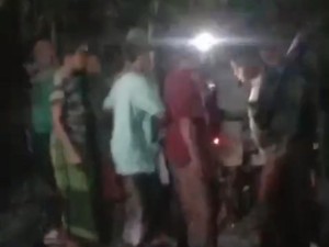 Kepergok Intip Rumah, Pria Diduga Maling Dihajar Warga di Probolinggo